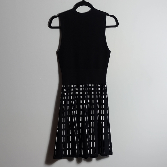 A.L.C. Black Sleeveless Crewneck Fit And Flare Dress In Black and White Size Med - Picture 8 of 16